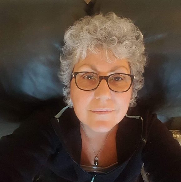 Meet your Posher, Karin - Picture 1 of 1